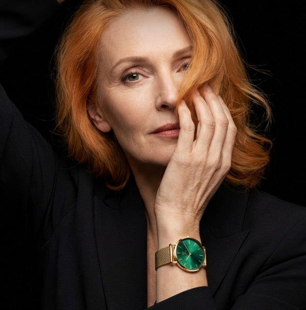 Neue Farbe- neues Du! Damenuhr Milanese Gold mit dunkelgrünem Ziffernblatt “Düsseldorf” 32 mm