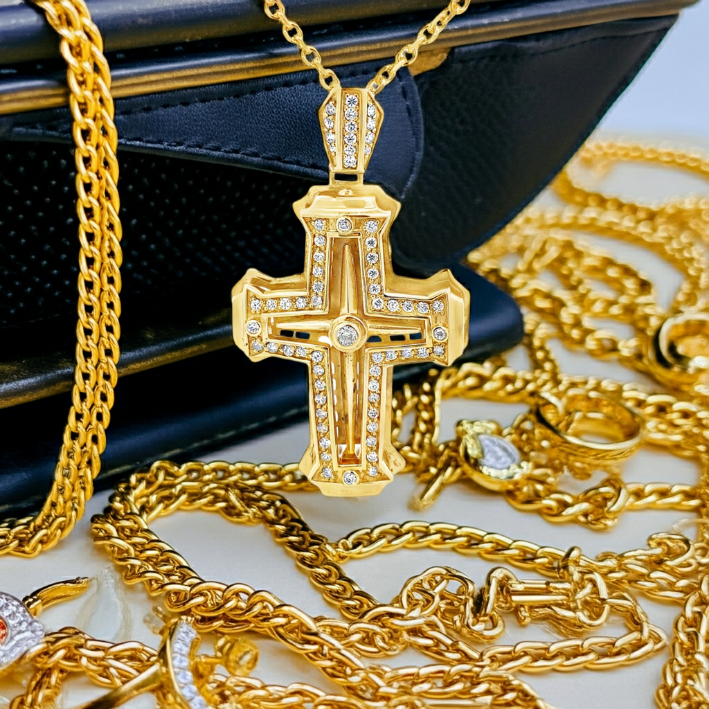 Ralf Scharrer meets Vinczenza!  ABSOLUTES  EINZELSTÜCK  plastisches Kreuz echt Silber gelbvergoldet mit weissem Zirkonia-Stein